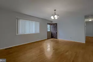 27522 Birch Manor Cir, Mechanicsville, MD 20659 - Photo 4