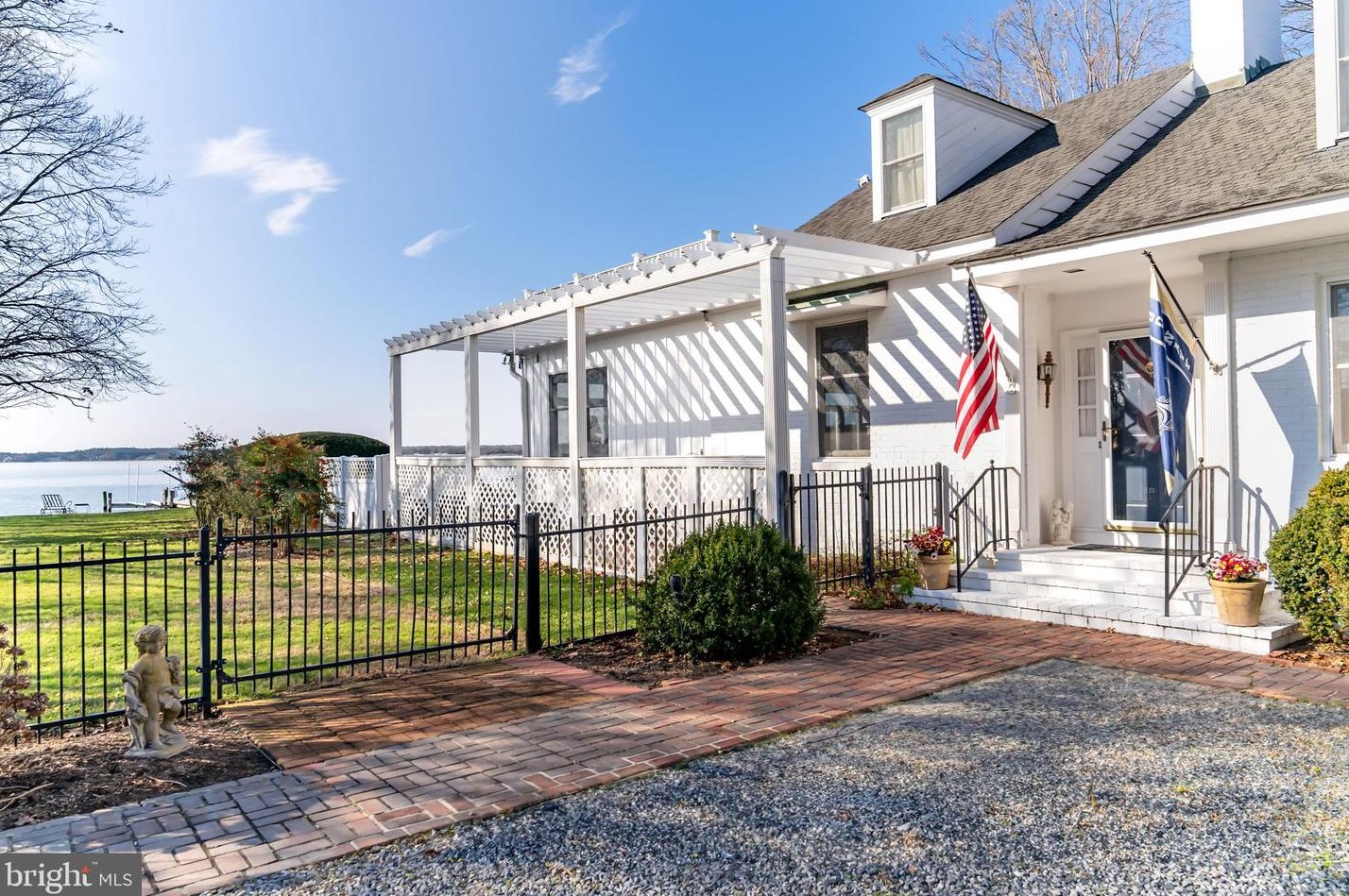 106 Tred Avon Ave, Oxford MD  21654-1025 exterior