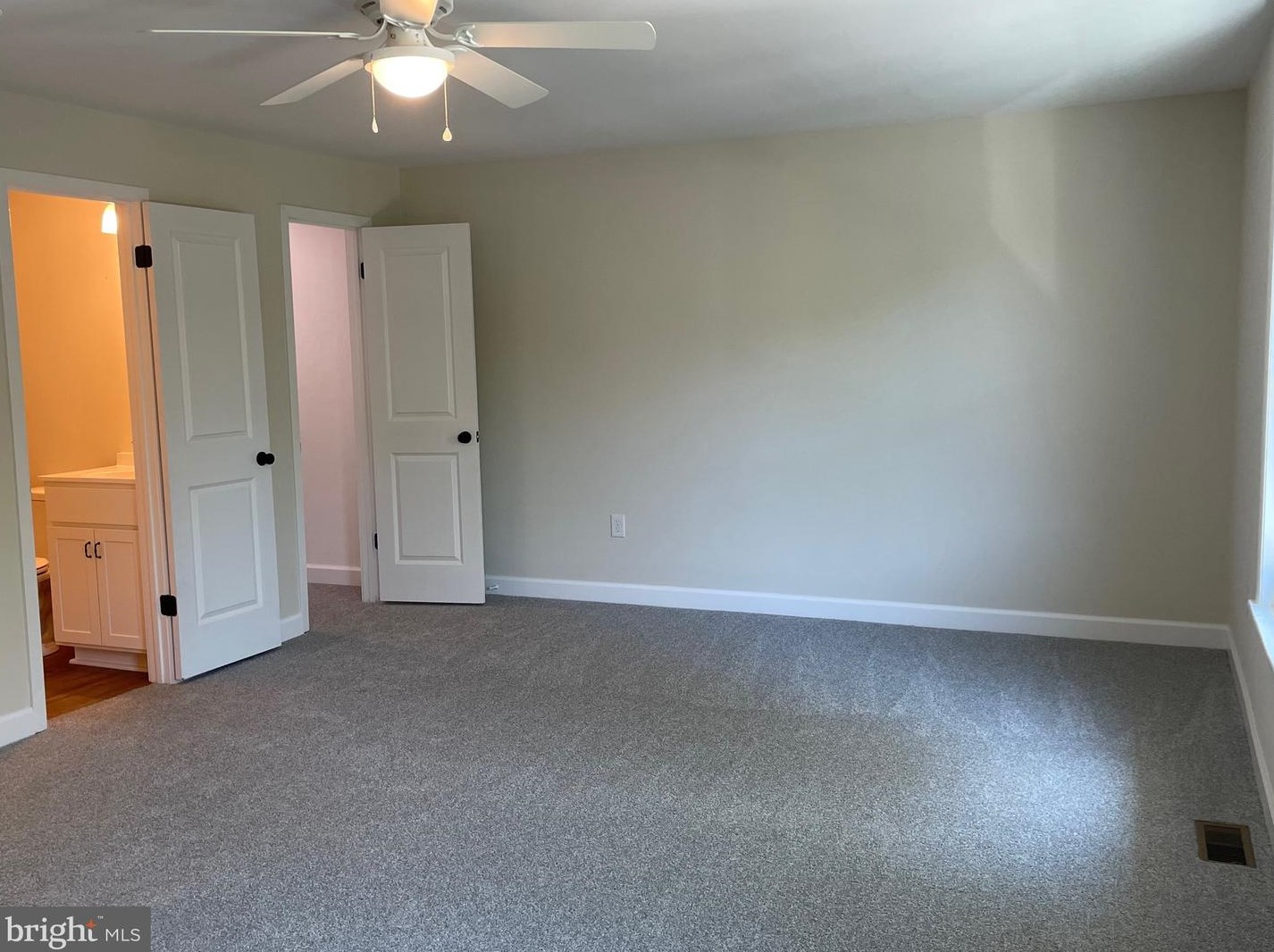 9097 Honeysuckle Dr, Easton MD 21601-6395 exterior