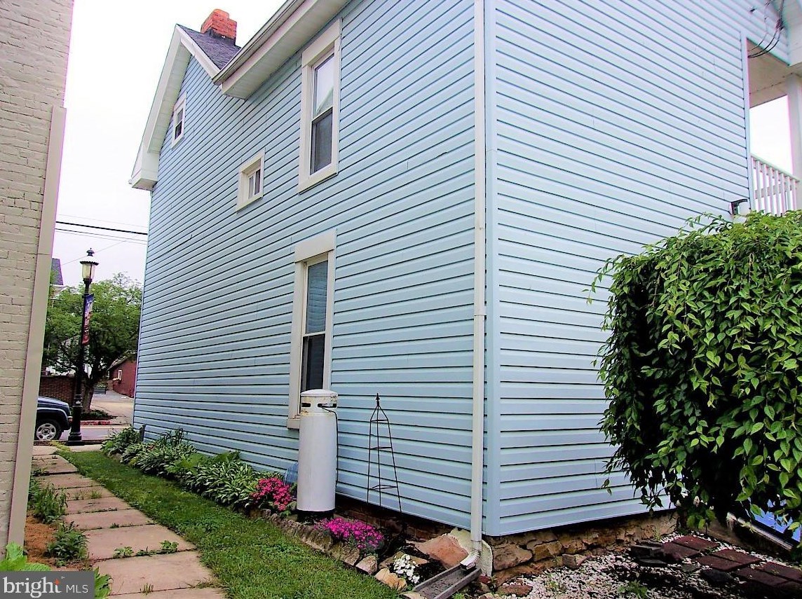 11 Cumberland St, Clear Spring, MD 21722