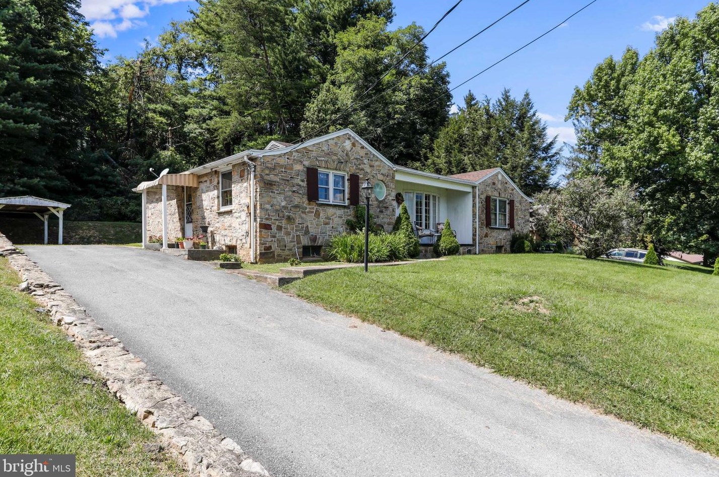 13 Funk Ave, Hancock, MD 21750-1307