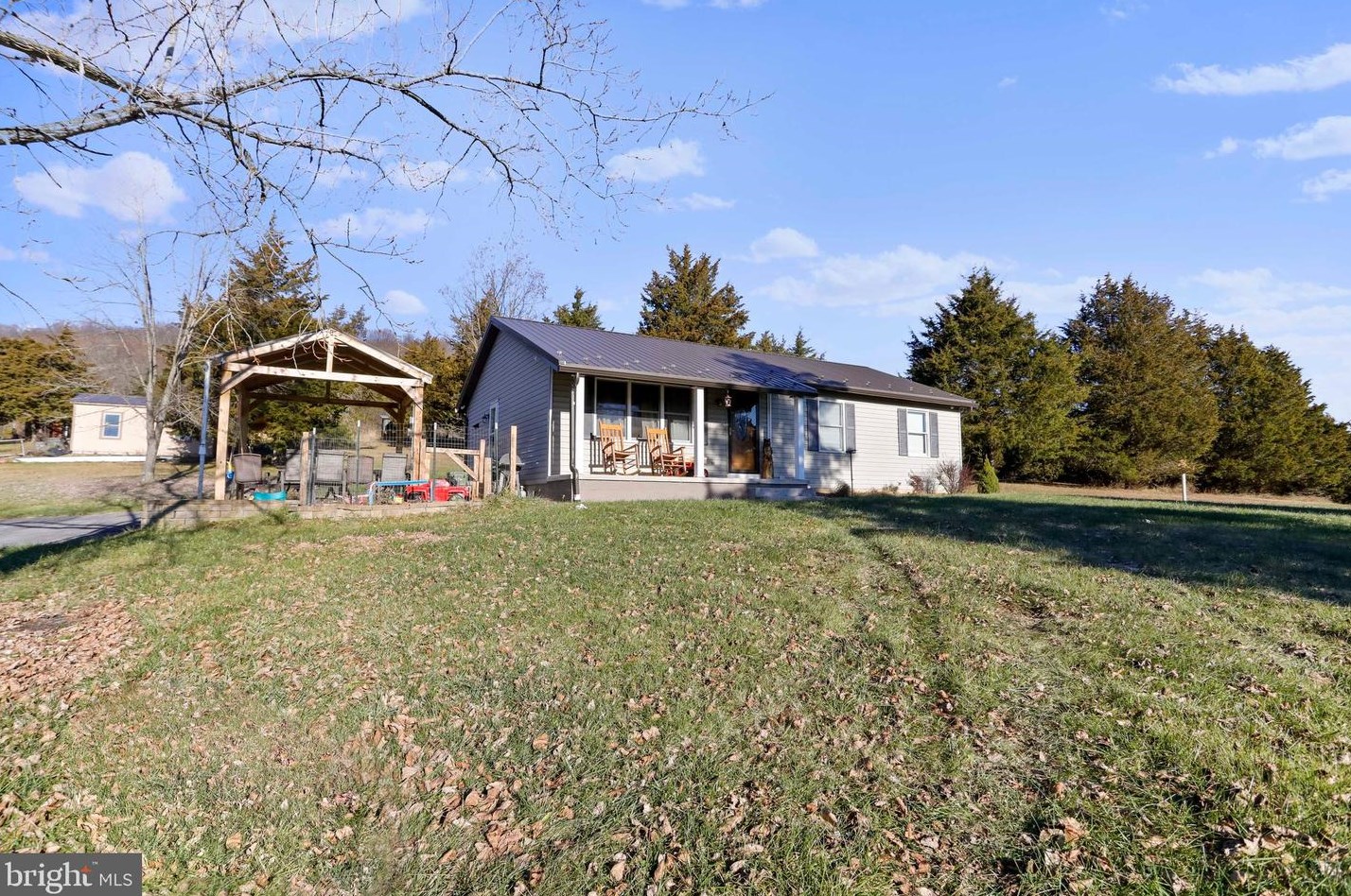 14438 Hollow Rd, Hancock, MD 21750