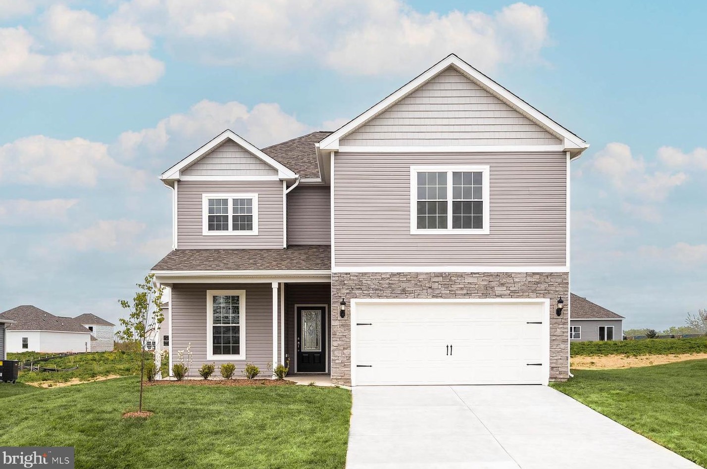 9918 Roulette Dr, Hagerstown, MD 21740