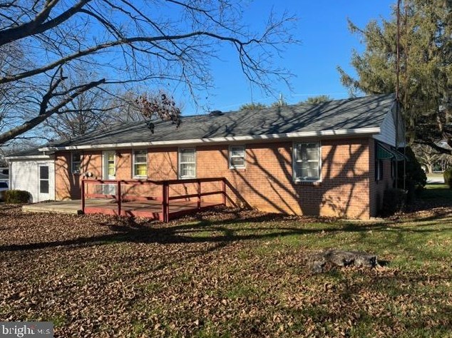 16511 Edward Doub Rd, Williamsport MD  21795-3104 exterior