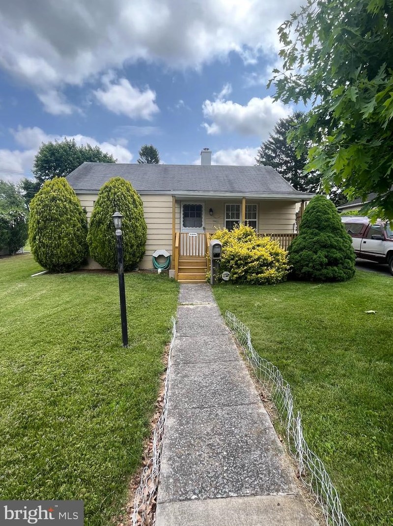 1238 Crescent Rd, Hagerstown, MD 21742