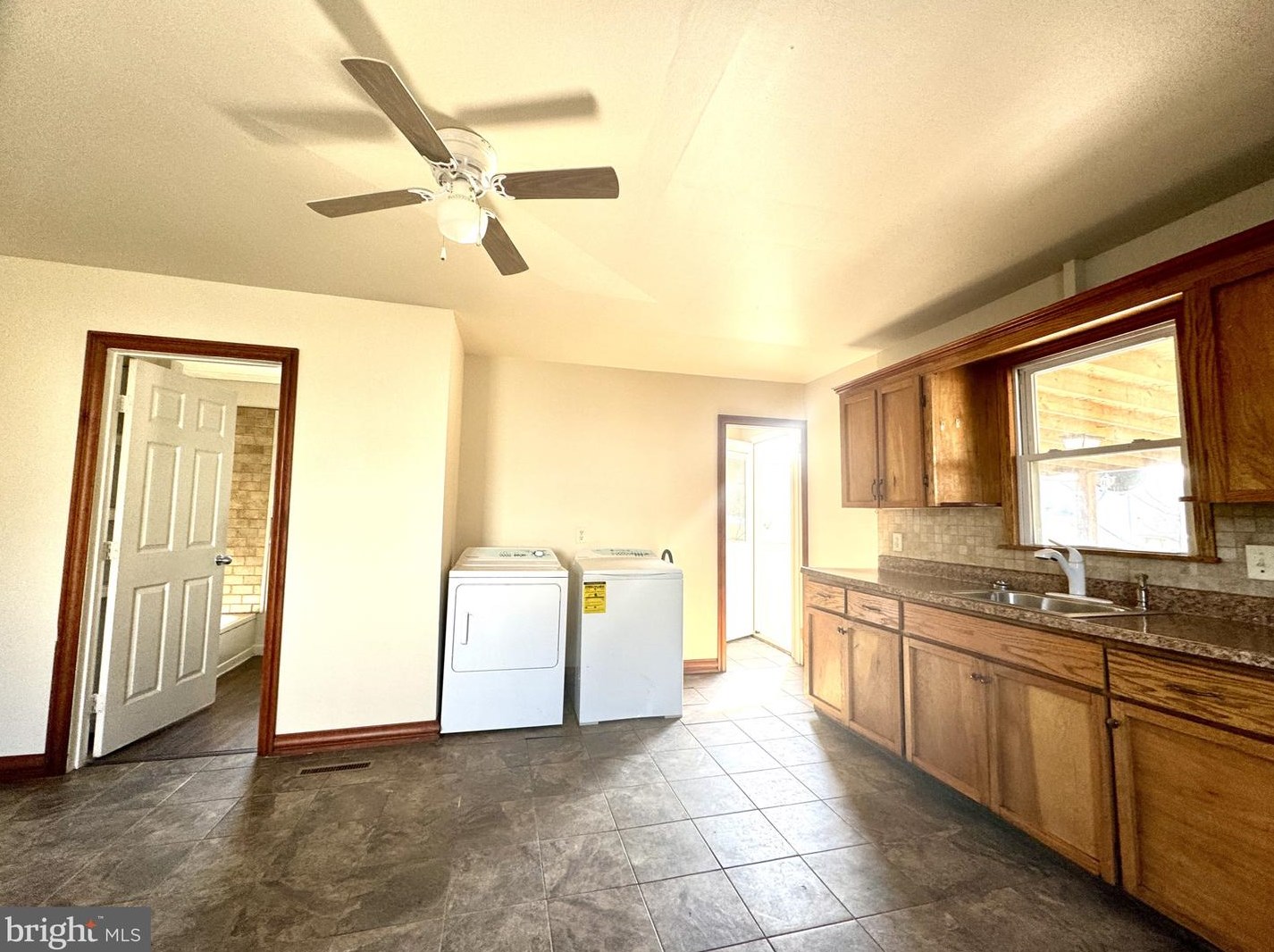 9 South St, Hancock MD 21750-1315 exterior