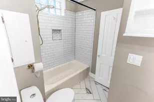 228 E Washington St, Hagerstown, MD 21740 - Photo 6