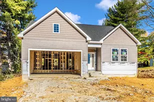 18218 Summerlin Dr, Hagerstown, MD 21740 - Photo 1