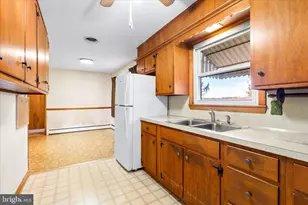 13824 Broadfording Church Rd, Hagerstown, MD 21740 - Photo 16