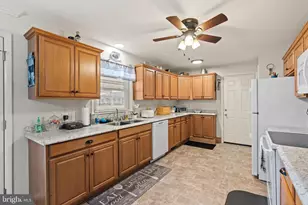 10903 Allen Ave, Hagerstown, MD 21740 - Photo 8