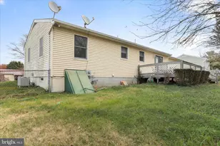 1349 Cedarwood Dr, Hagerstown, MD 21742 - Photo 34