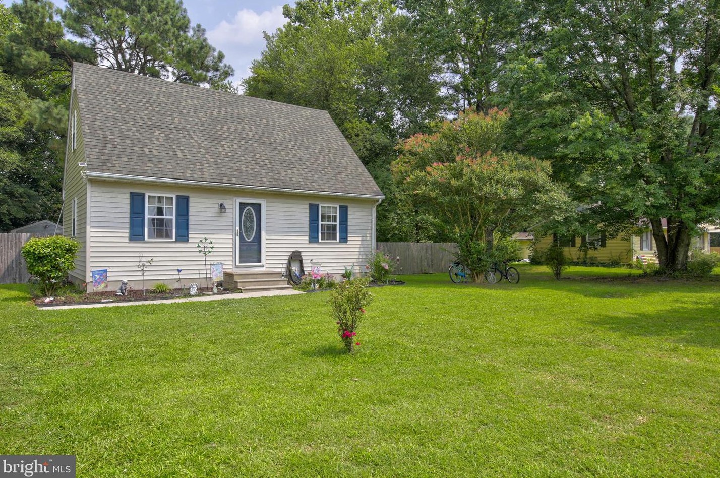 8025 Farm House Dr, Hebron, MD 21830