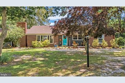 406 E Walnut Street - Photo 1
