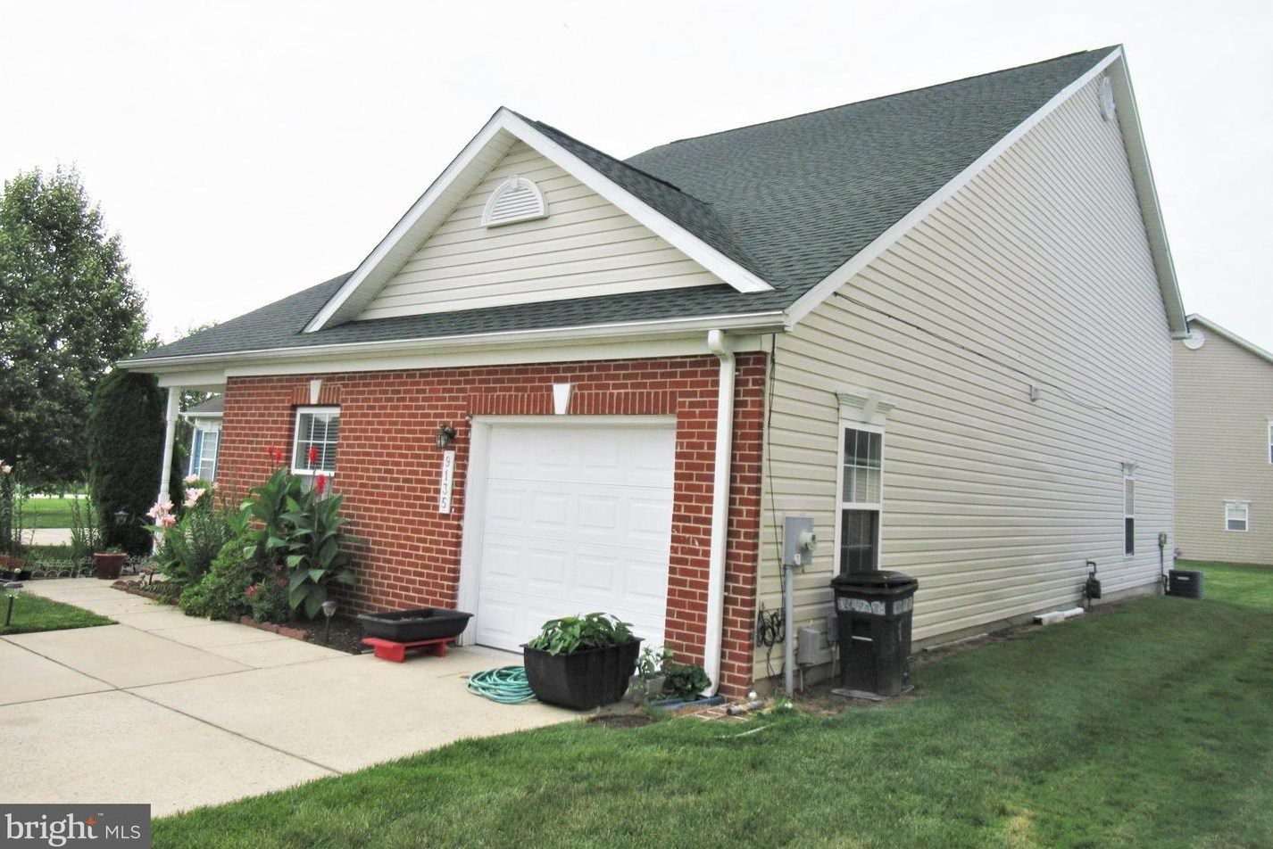 9135 Clubhouse Dr, Delmar, MD 21875