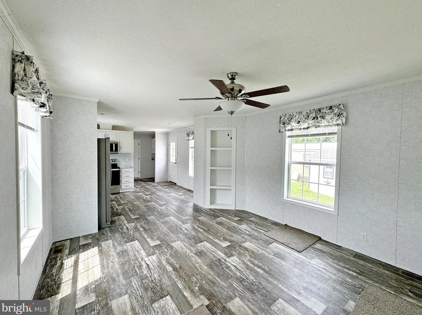 5834 Bay St, Salisbury, MD 21801-8218