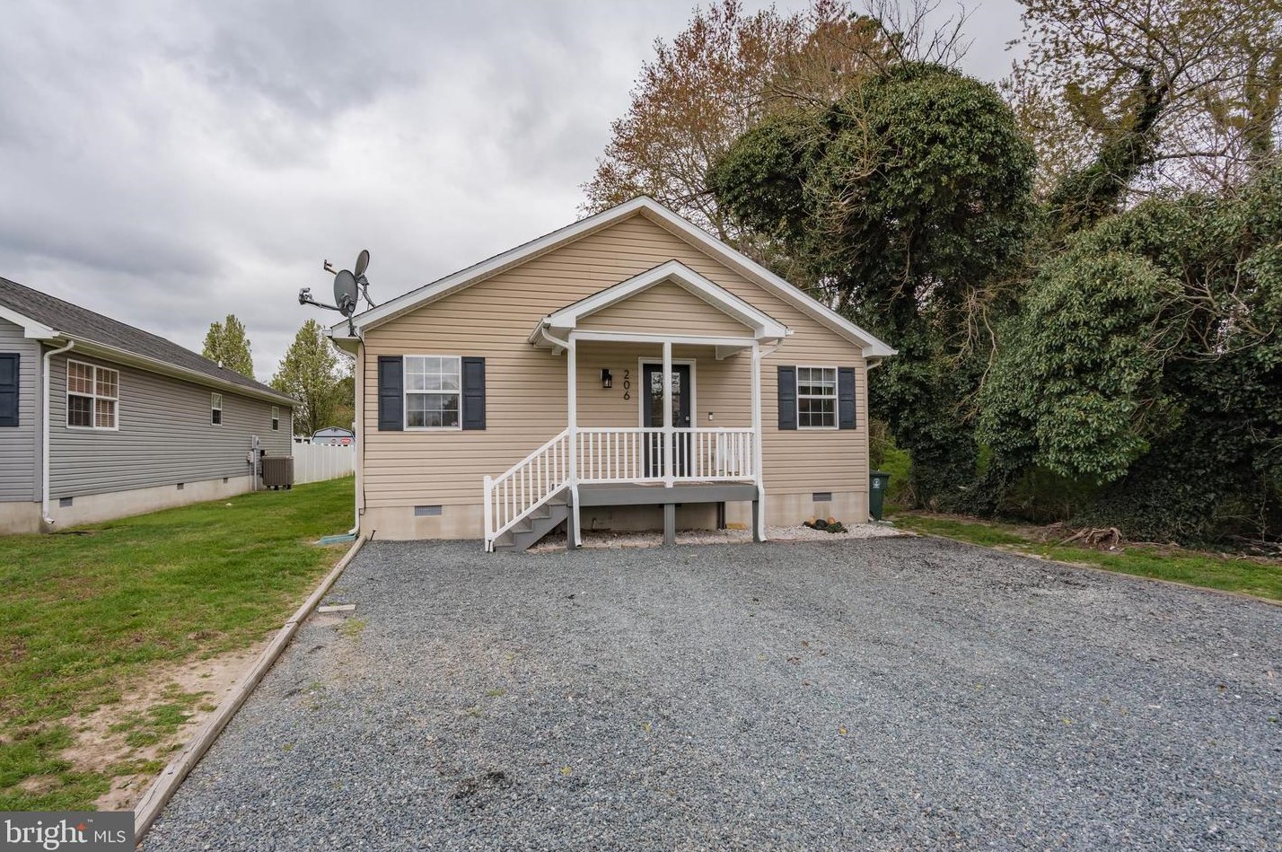 206 Decatur St, Berlin, MD 21811-1318