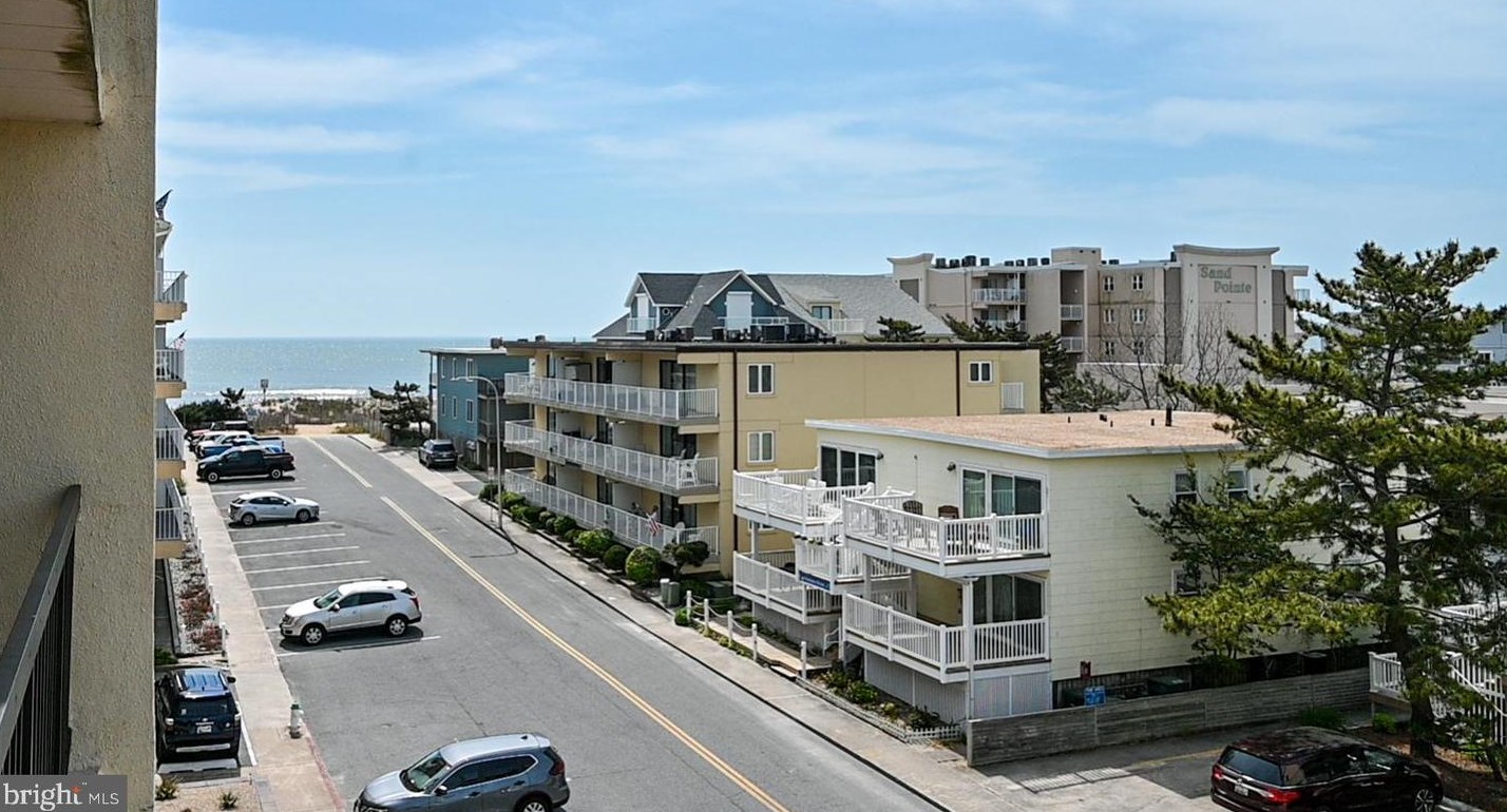 12 42nd St #401, Ocean City, MD 21842