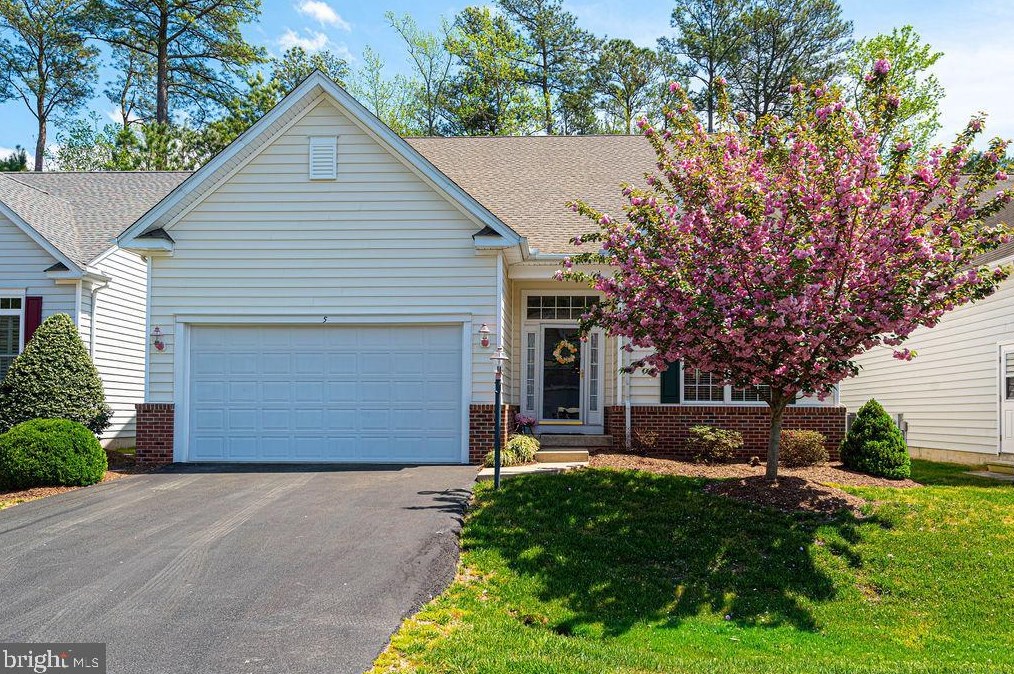 5 Long Point Ct, Berlin, MD 21811-3813