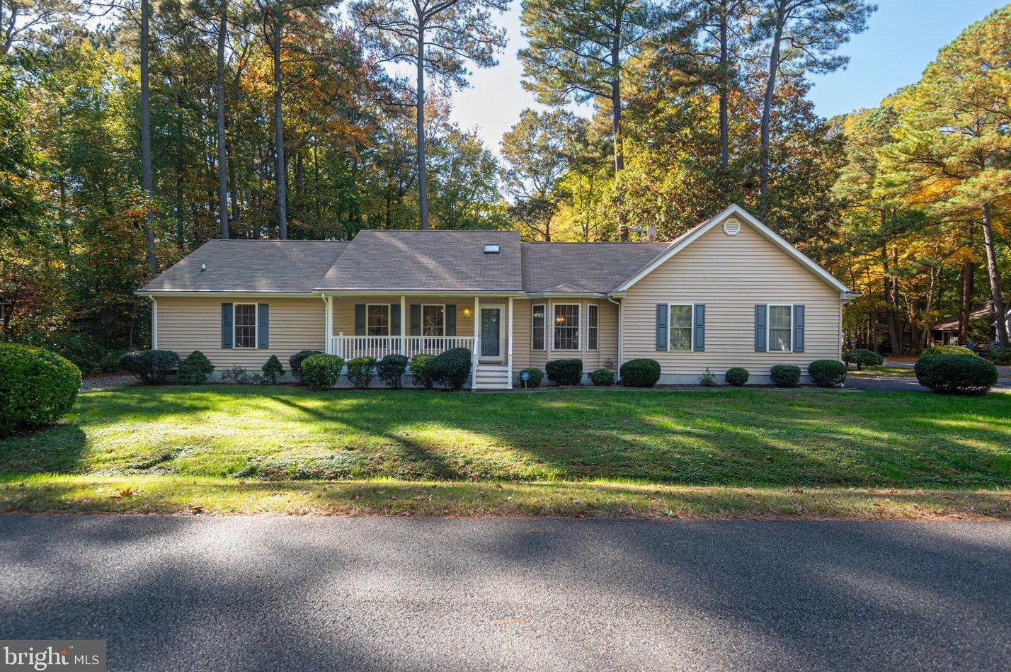 54 Cresthaven Dr, Berlin, MD 21811-1903