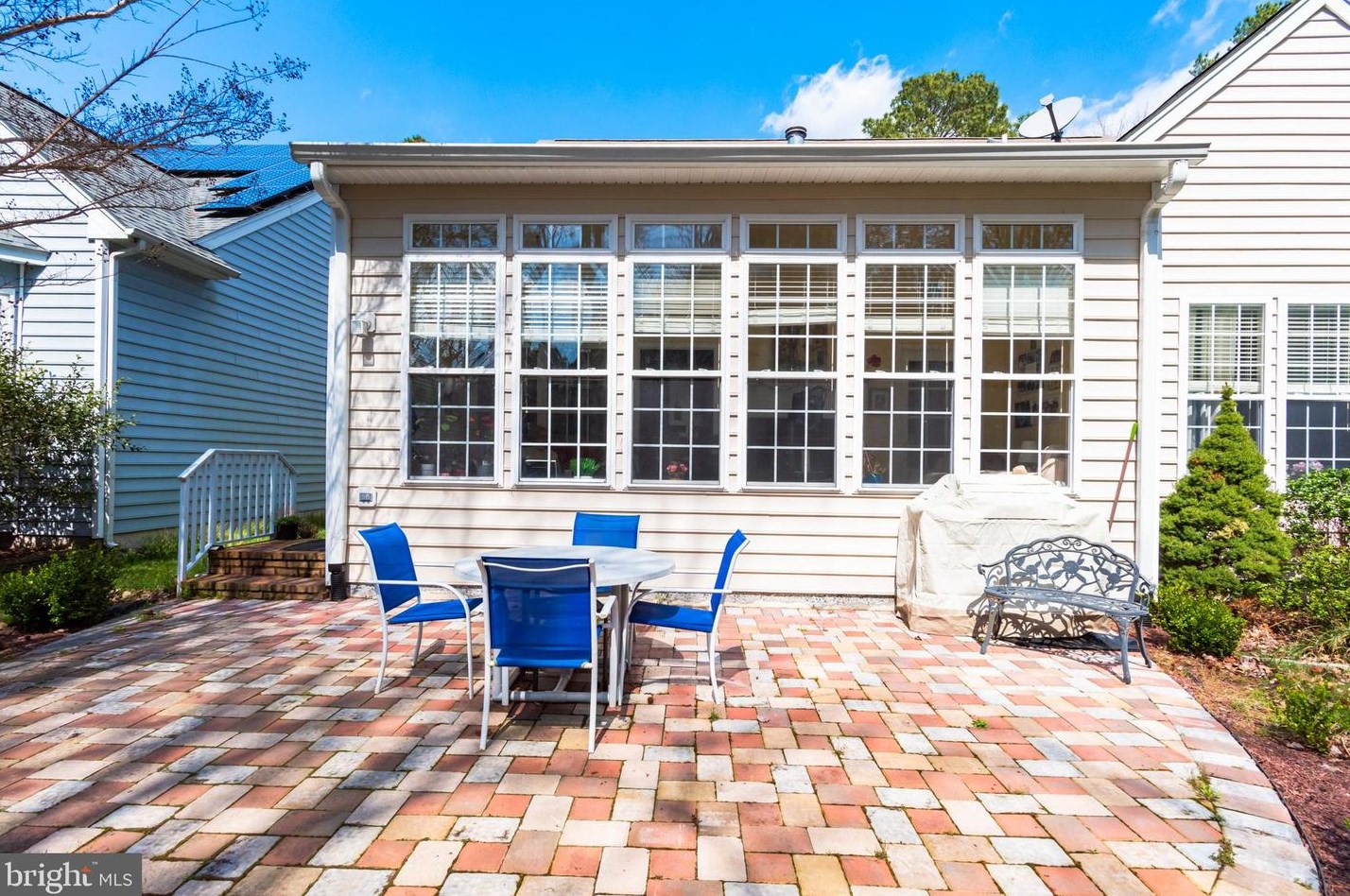 11 Freeport Ln, Berlin, MD 21811