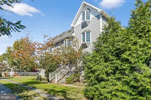 6045 Tarr St, Chincoteague Island, VA 23336 - Photo 2