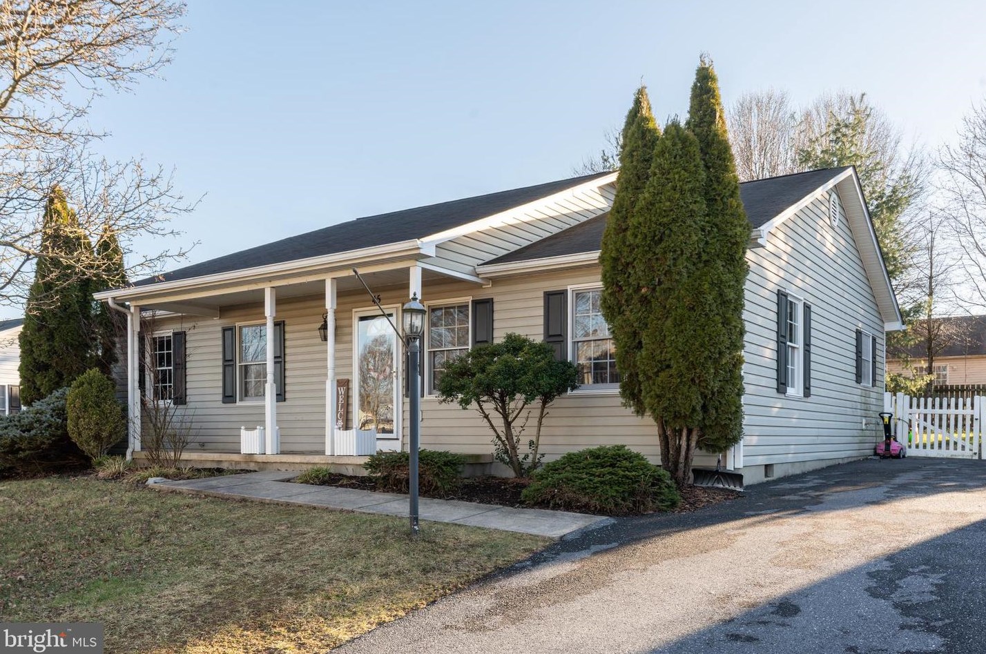 45 Brendan Ln, Weyers Cave, VA 24486