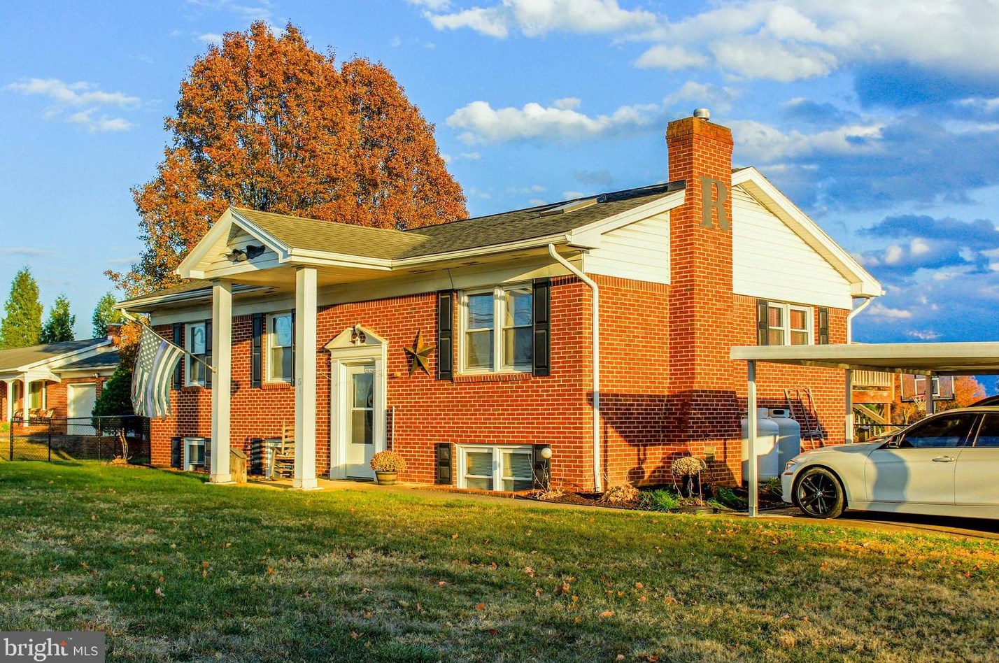 951 Keezletown Rd, Weyers Cave, VA 24486
