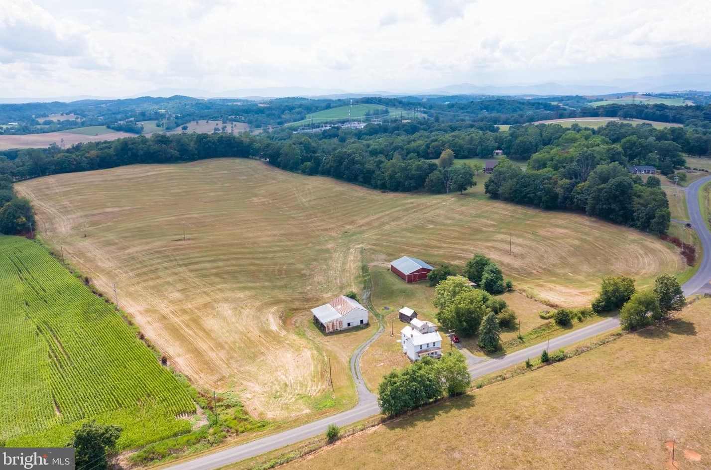 674 Burketown Rd, Weyers Cave, VA 24486