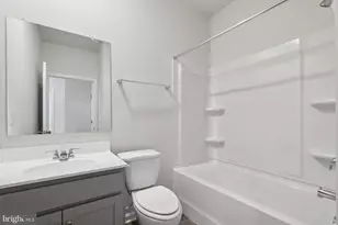 105 Fairfield Dr, Staunton, VA 24401 - Photo 14