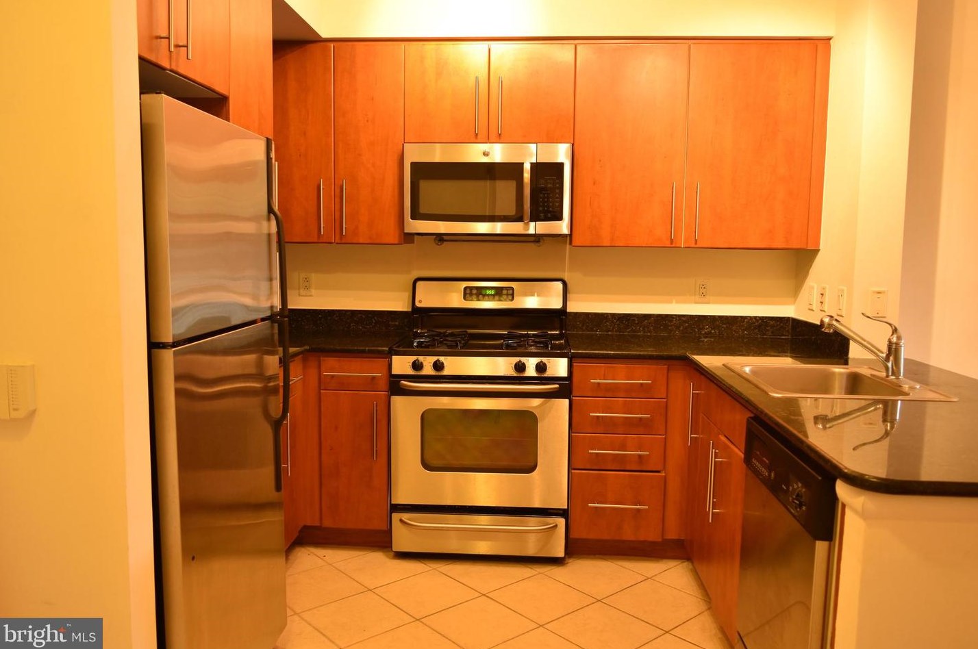 1021 N Garfield St #140, Arlington, VA 22201