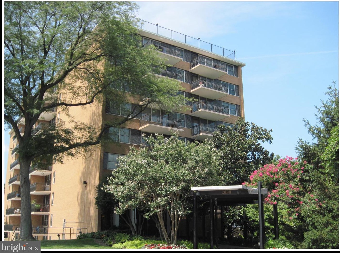 2030 N Adams St #905, Arlington, VA 22201