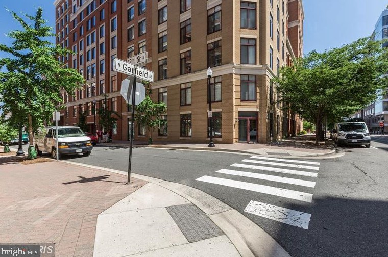 1201 N Garfield St #614, Arlington, VA 22201