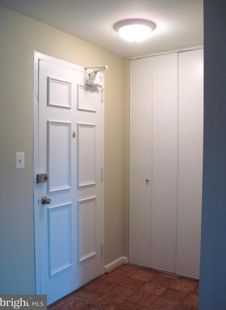 1300 S Arlington Ridge Rd #316, Arlington, VA 22202