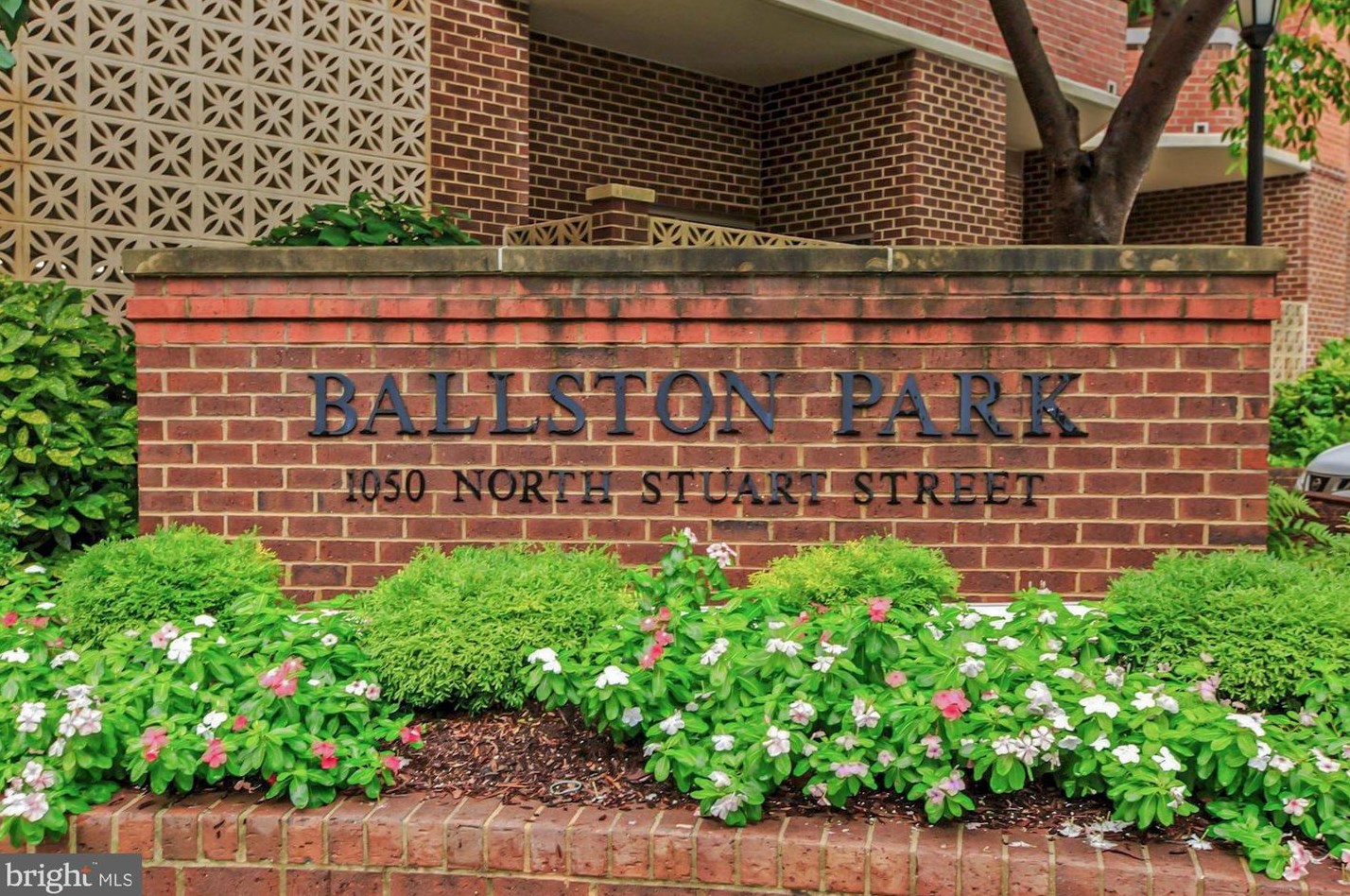 1050 N Stuart St #518, Arlington, VA 22201