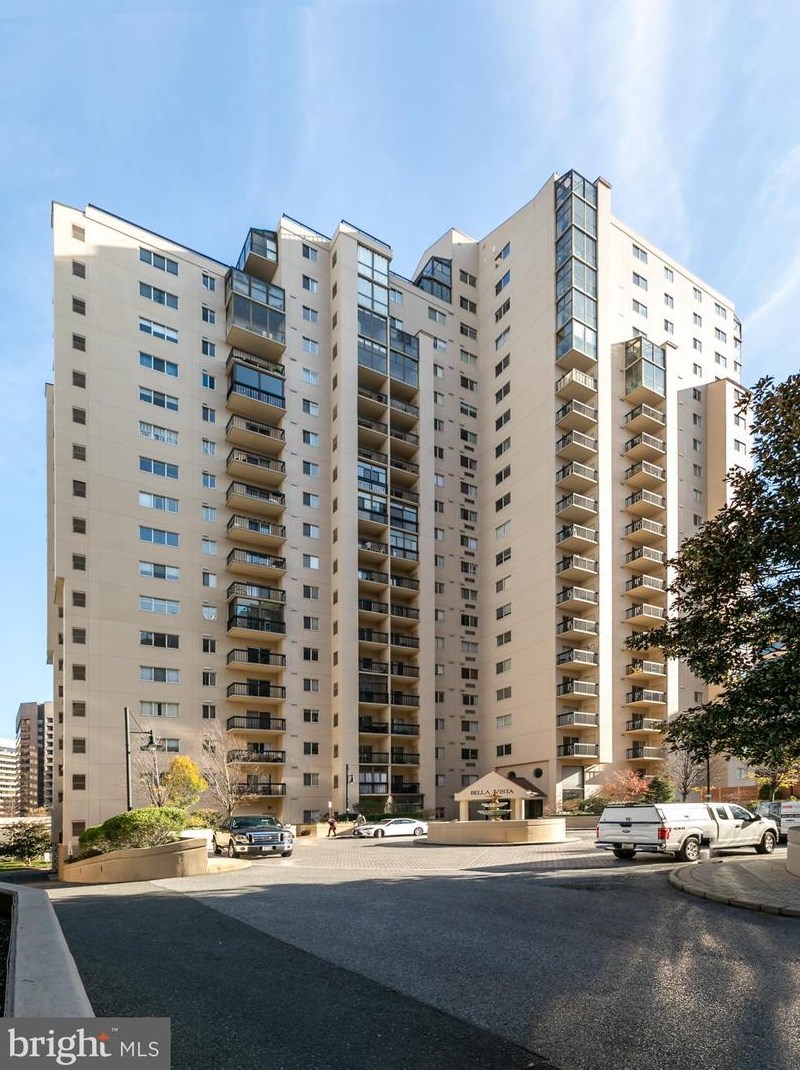 1211 S Eads St #1304, Arlington, VA 22202