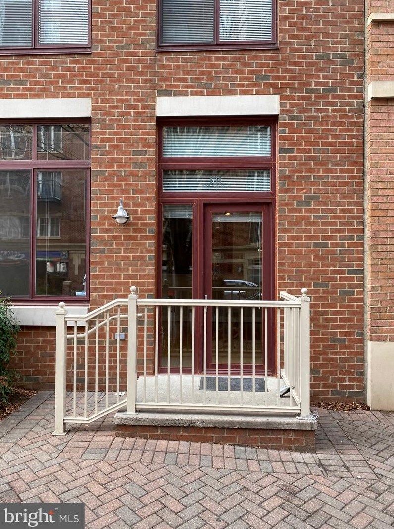 1205 N Garfield St #101, Arlington, VA 22201