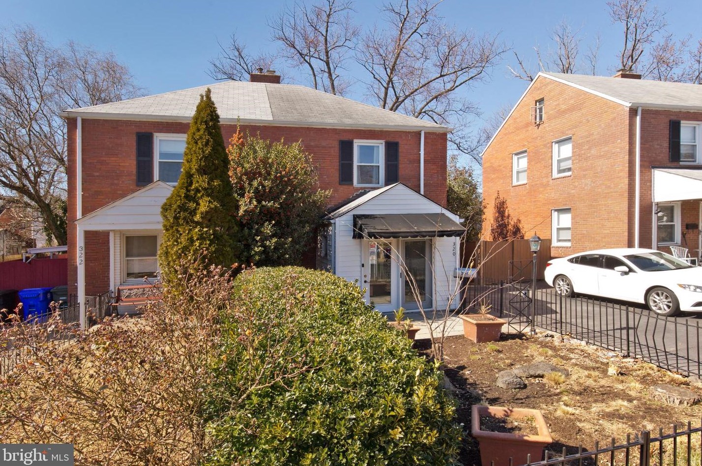 320 Veitch St, Arlington, VA 22204-2117