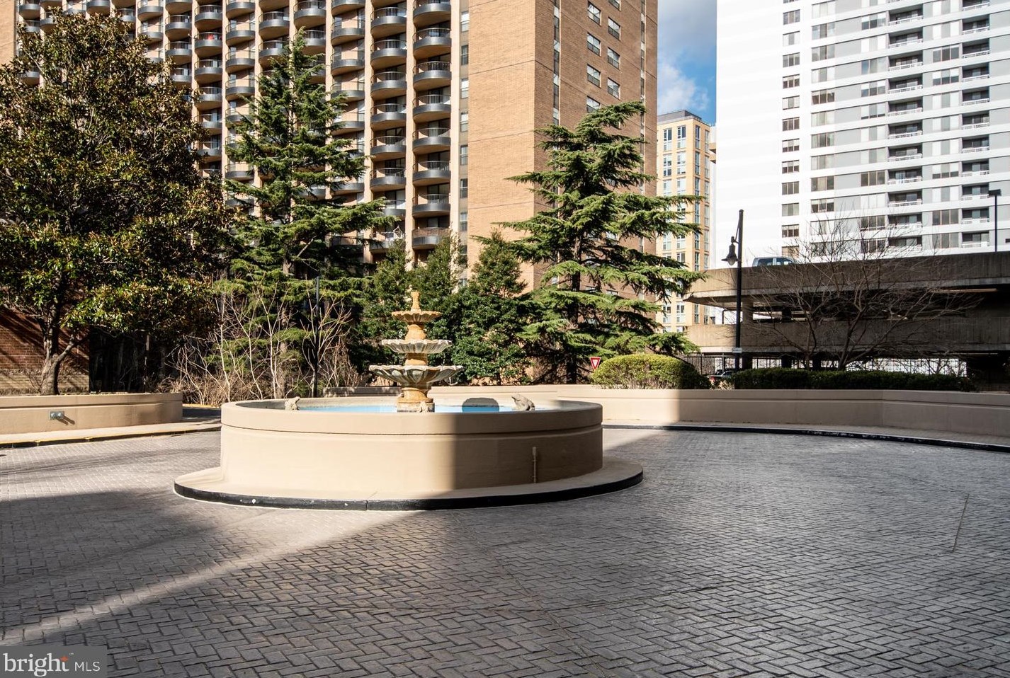 1211 S Eads St #1203, Arlington, VA 22202