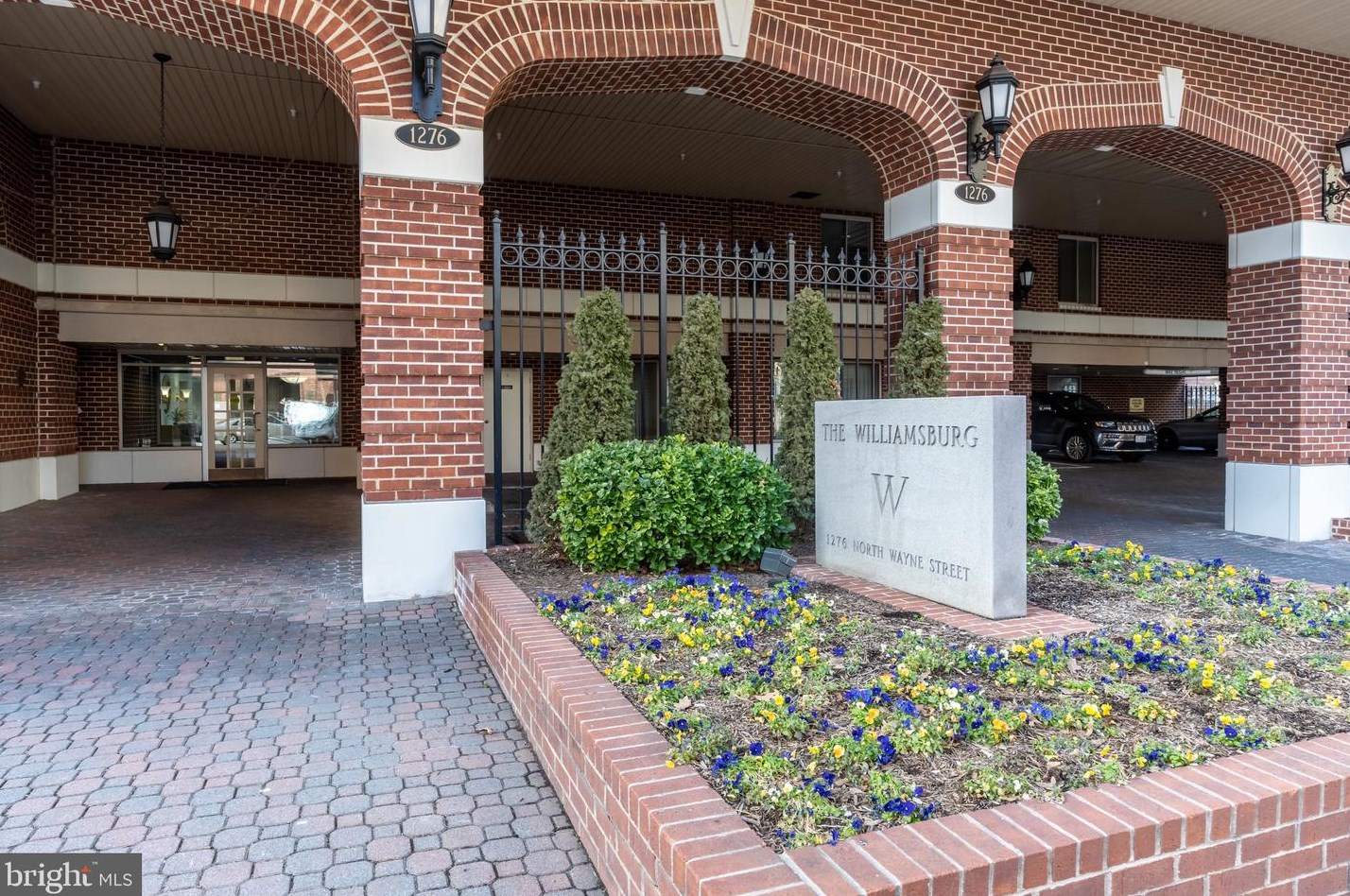 1276 Wayne St, Arlington VA  22201-5848 exterior