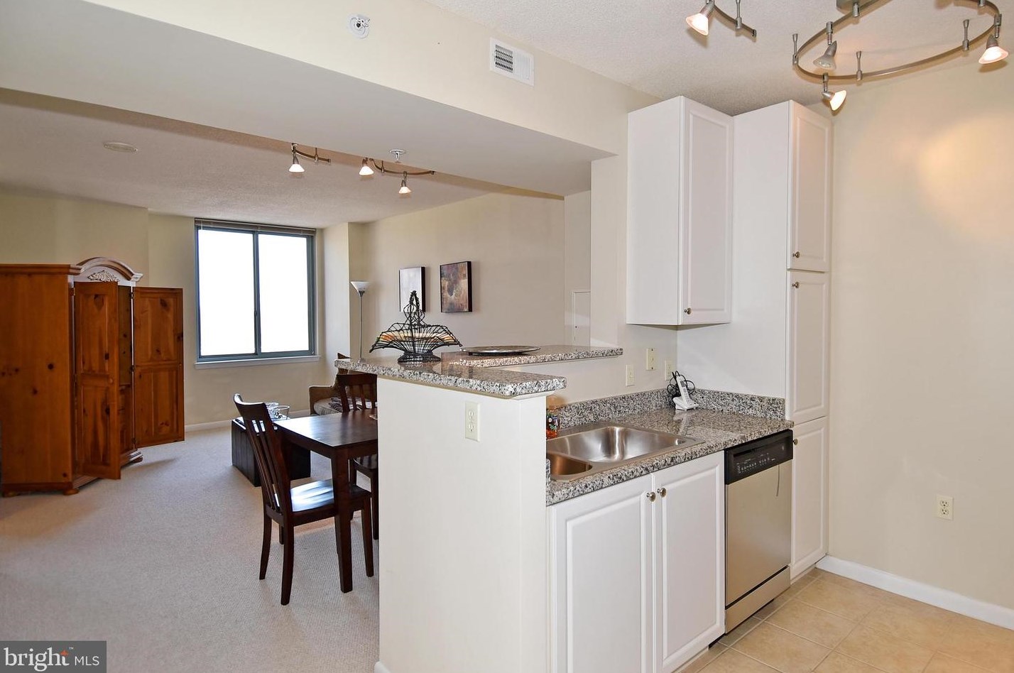 851 N Glebe Rd #1516, Arlington, VA 22203