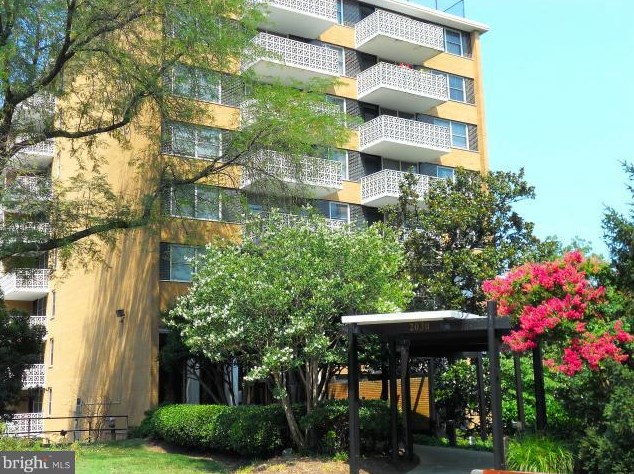 2030 N Adams St #811, Arlington, VA 22201