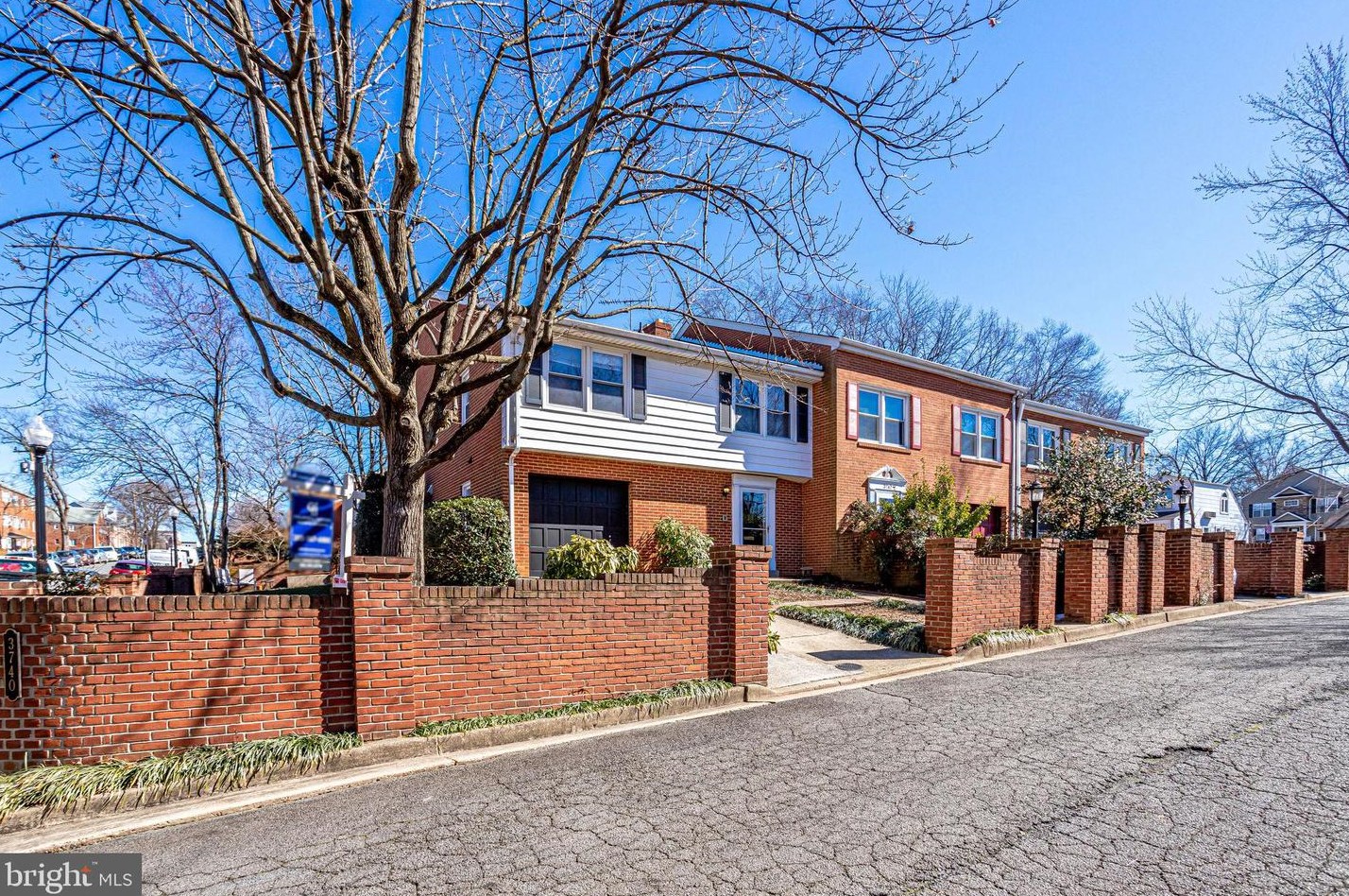 3740 12th St, Arlington, VA 22204-4202