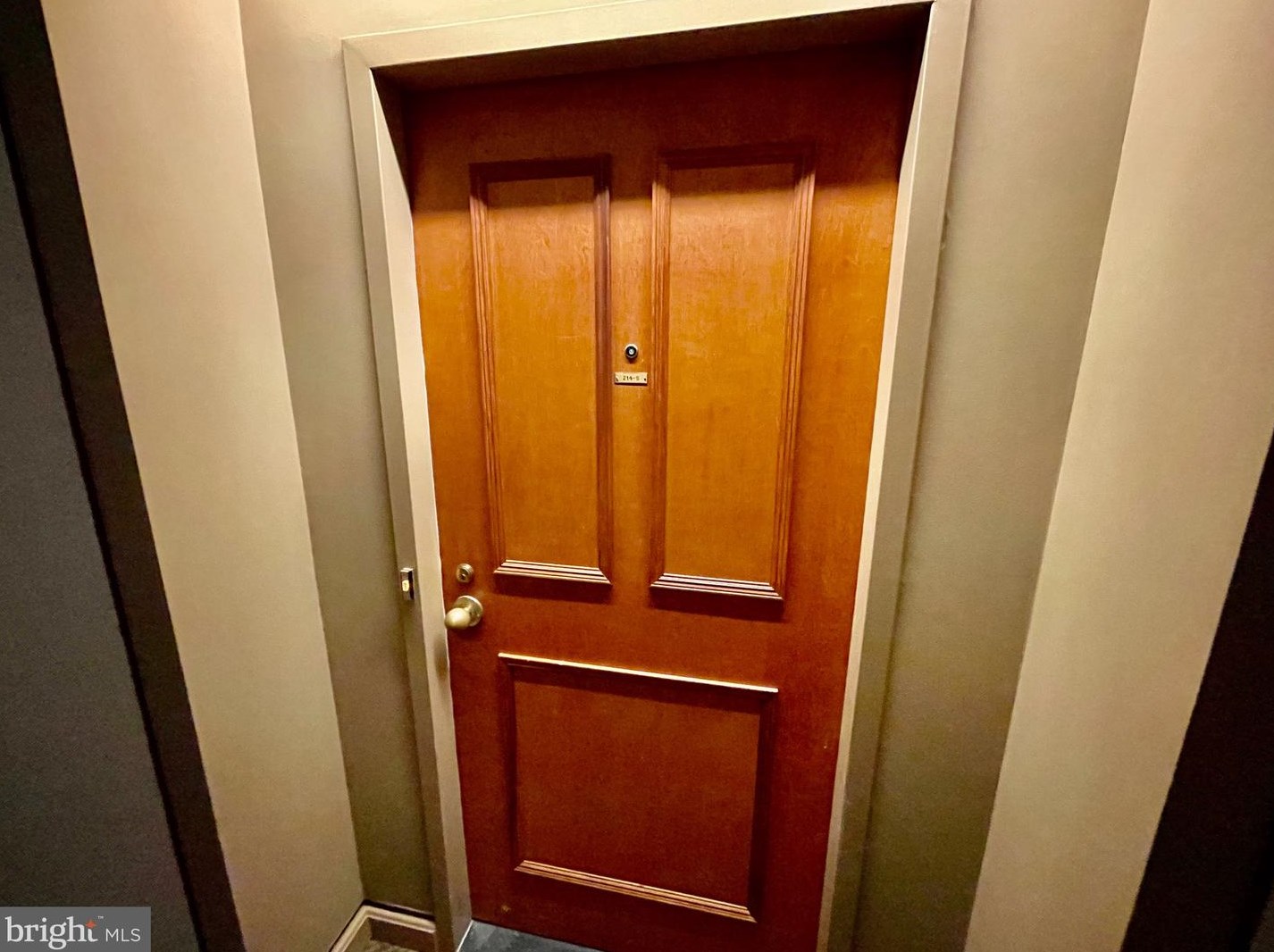 1805 Crystal Dr Apt 214s, Arlington, VA