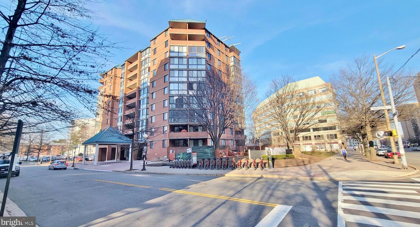 1001 N Randolph St #220, Arlington, VA 22201