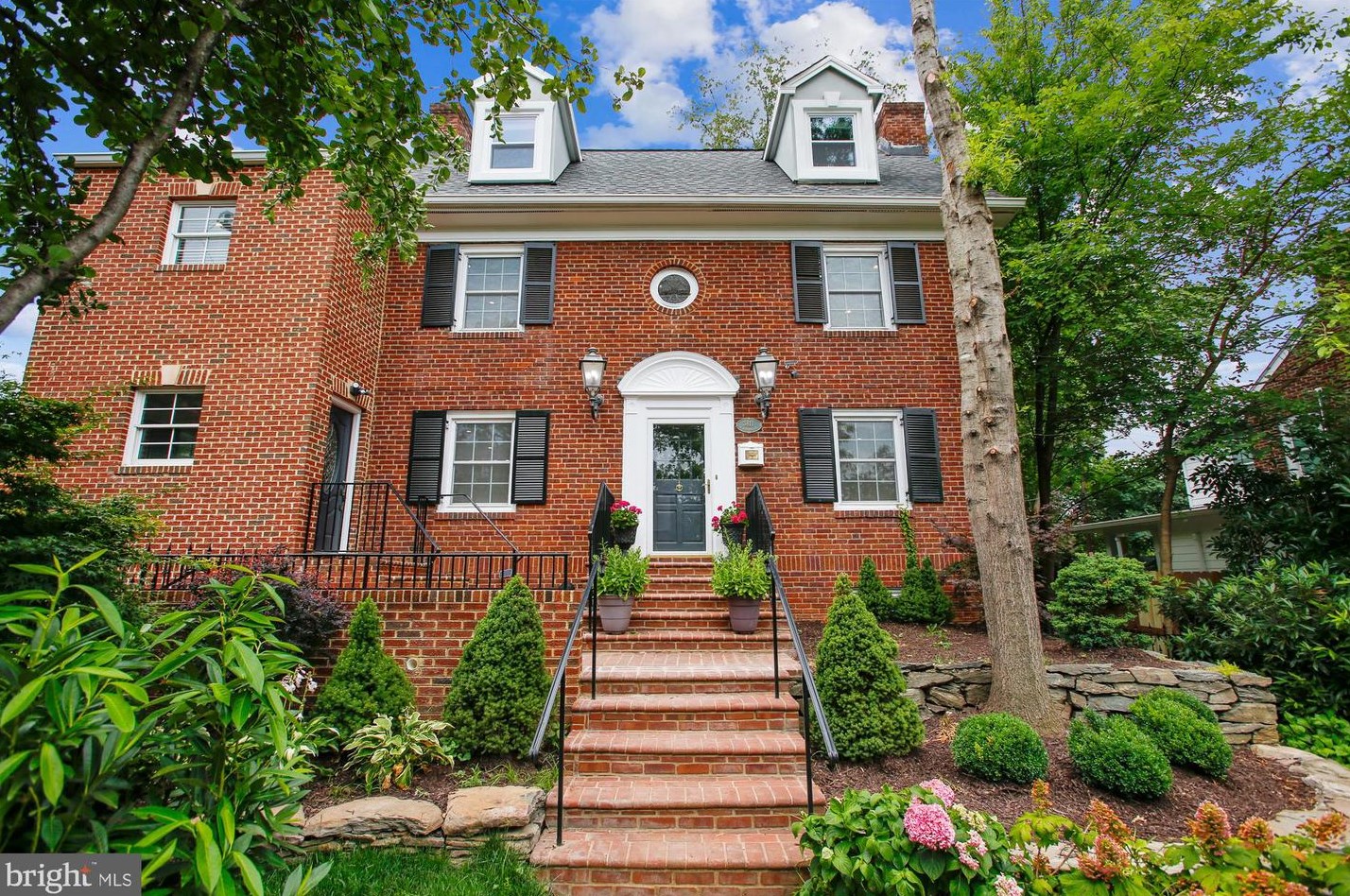 3811 Pershing Dr, Arlington, VA 22203-3520