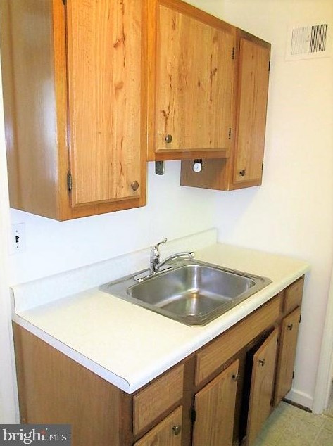 1461 Lancaster St, Arlington VA  22205-2226 exterior