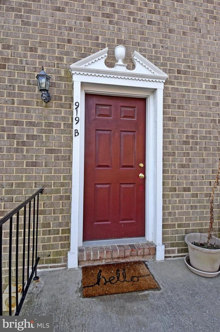 919 S Rolfe St # 2, Arlington, VA