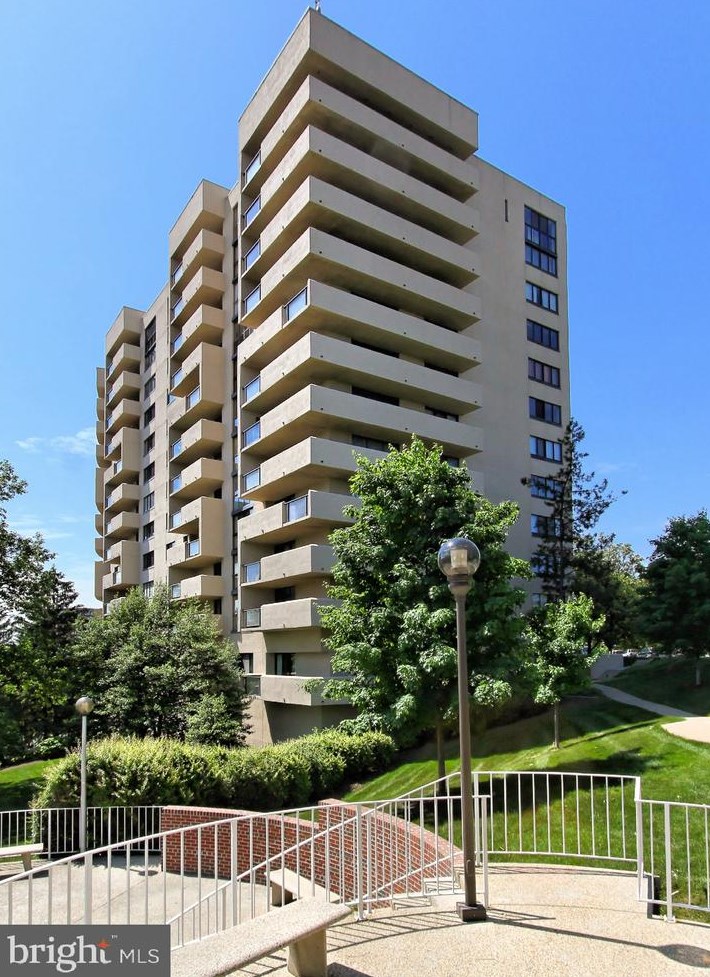 1101 S Arlington Ridge Rd #604, Arlington, VA 22202