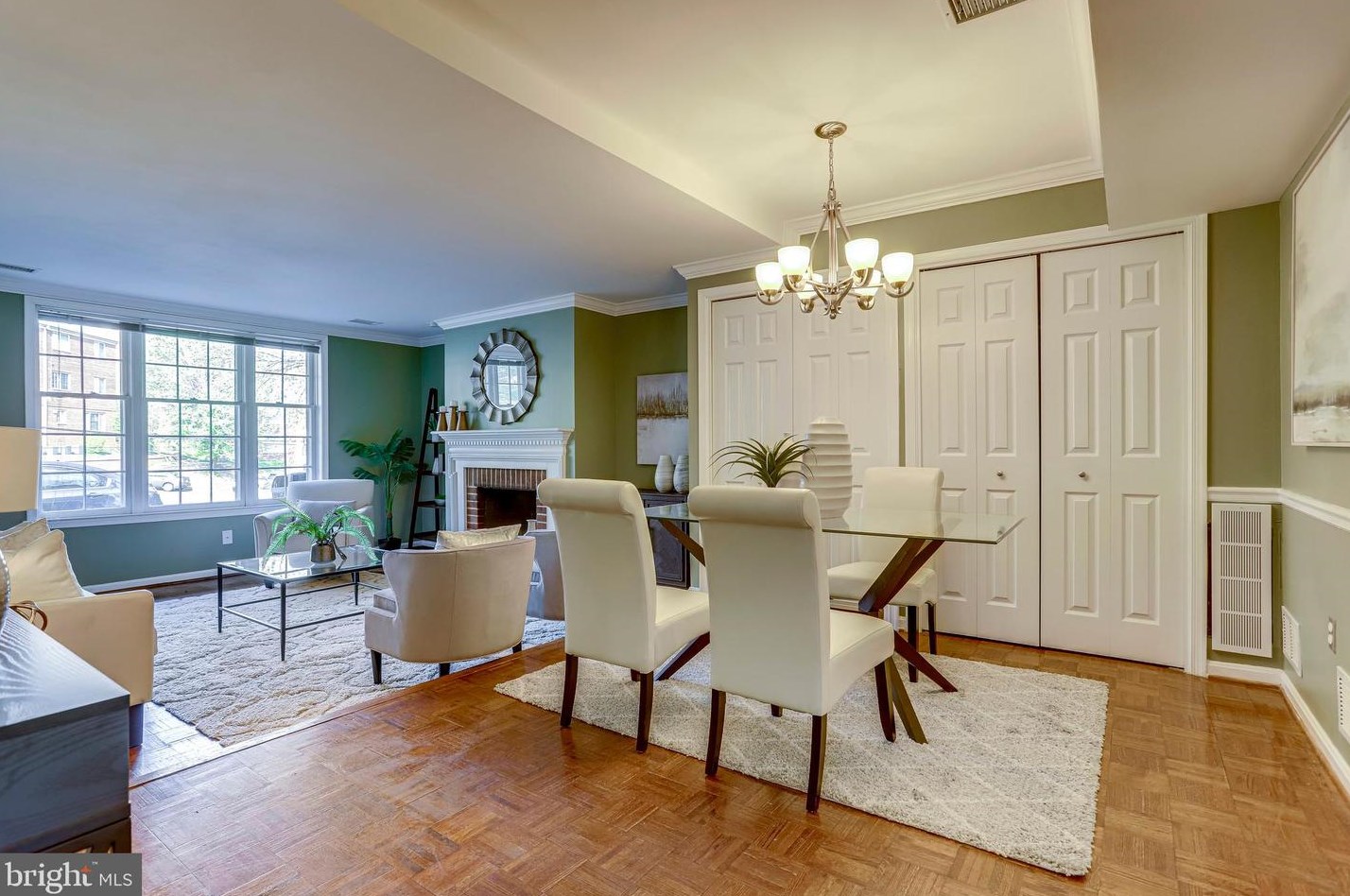 1947 Calvert St, Arlington, VA 22201-4104