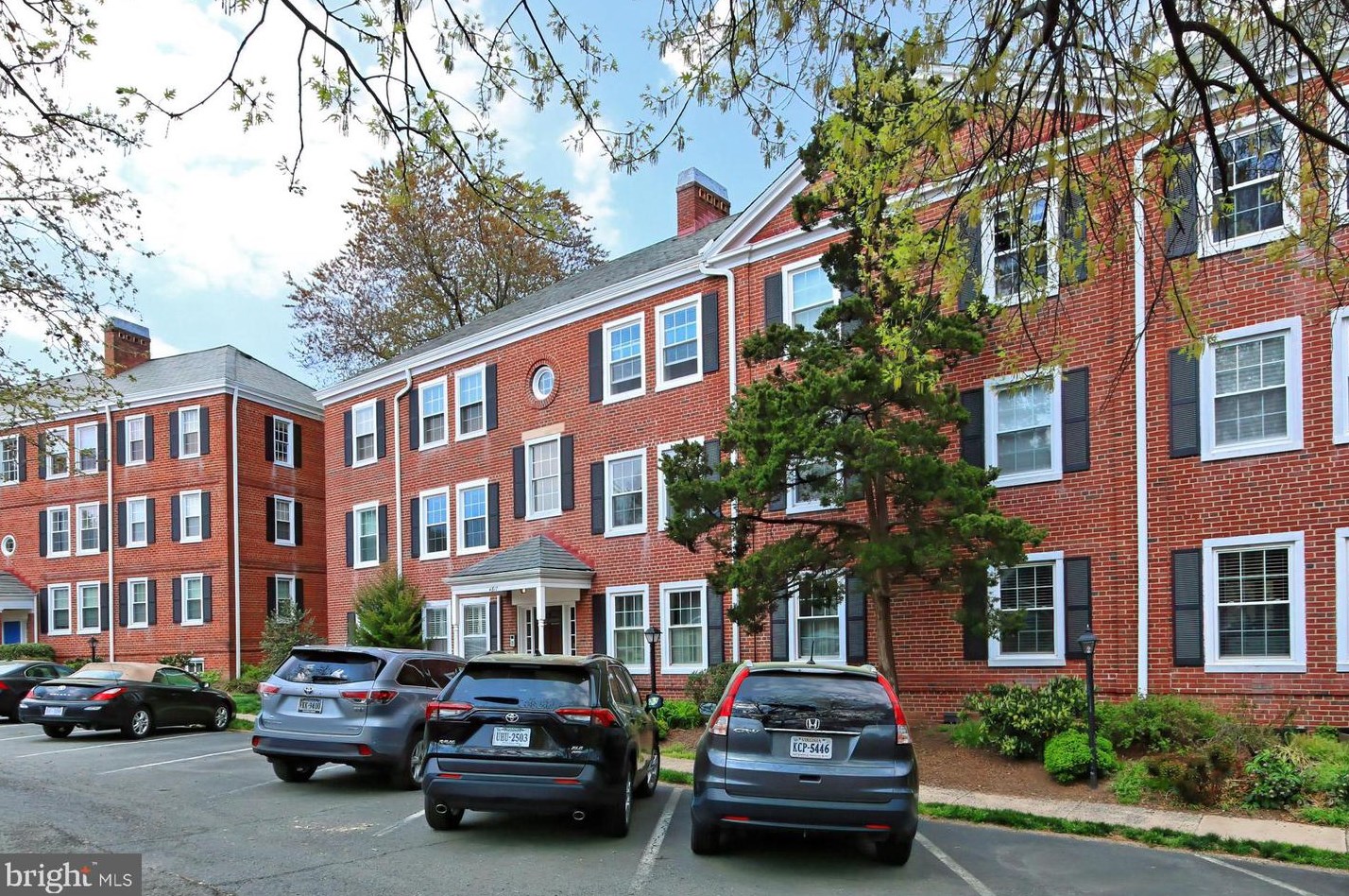 4817 31st St S #b2, Arlington, VA 22206